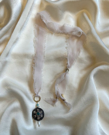 #necklace #collier #bijoux #jelwery #jewellery #bali #cristal #chic #glamour #gold #perles #pendentif #étoile #élégant #soft #rafiné #summer #été #blue #noir